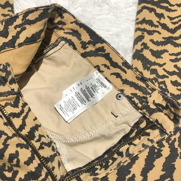 Good American Good Waist Crop Jeans - Picture 9 of 10